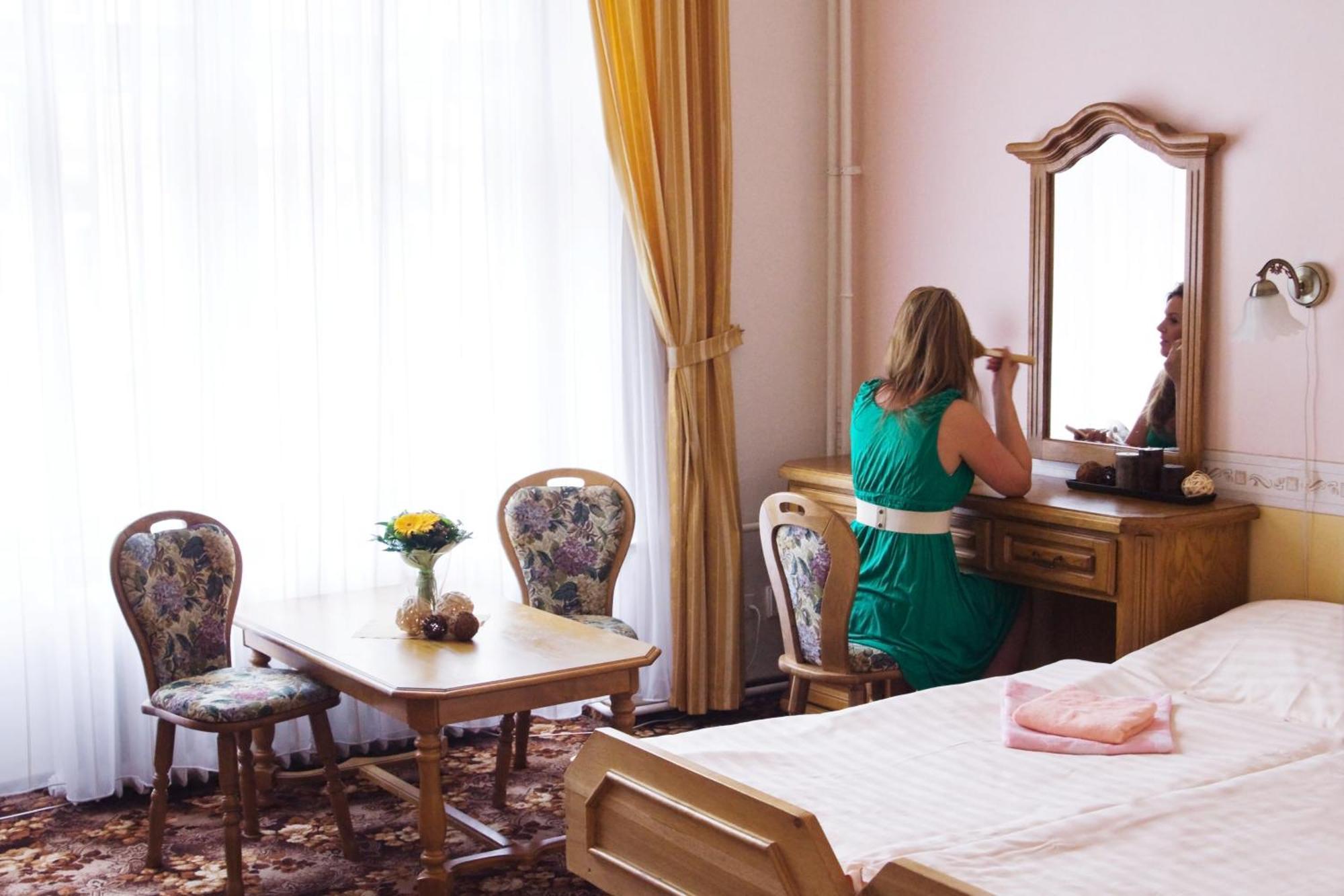 Hotel Praga Karlovy Vary Eksteriør bilde